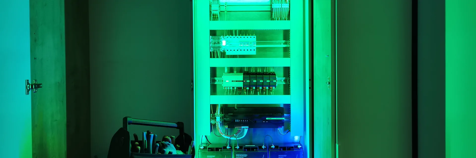 Rozdzielnica automatyki Loxone z podświetleniem - realizacja PROelectrics