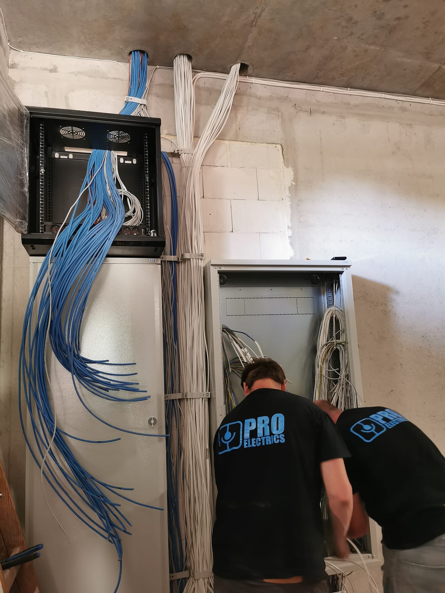 Rozdzielnica elektryczna — start budowy smart home